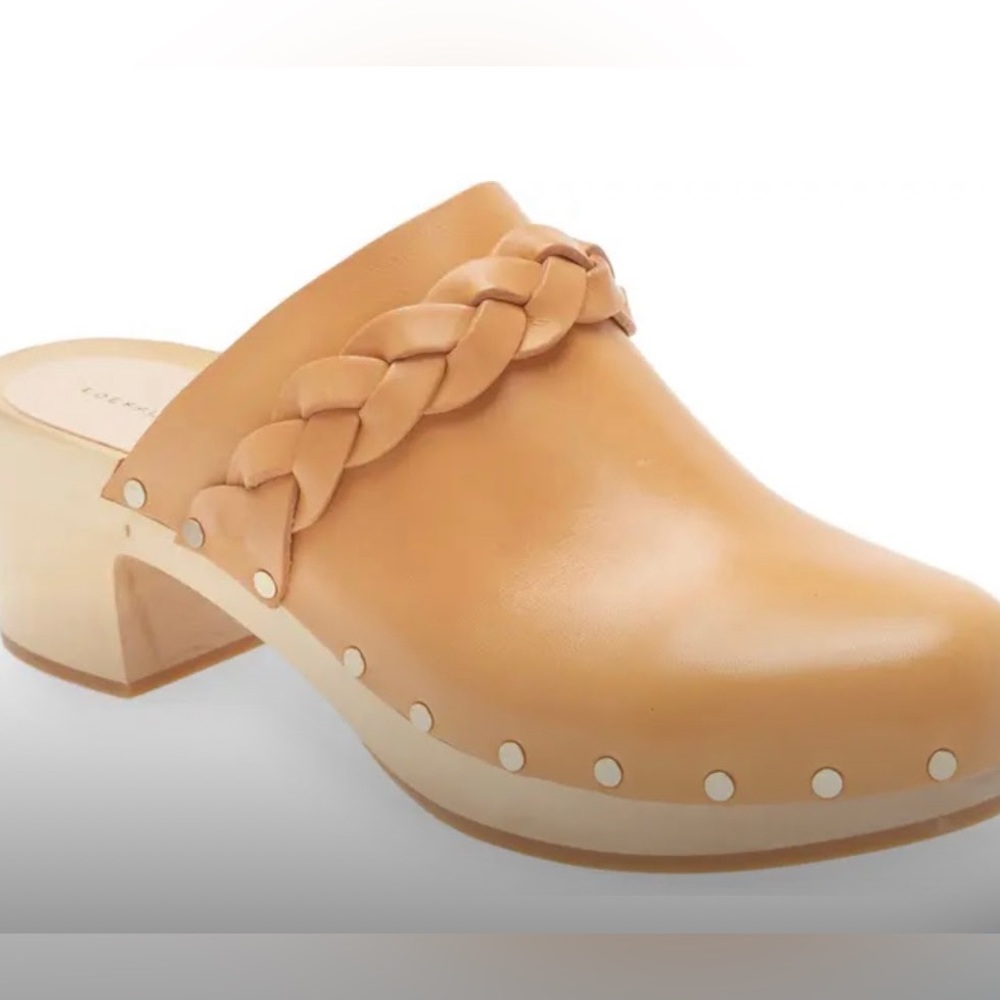 Loeffler Randall Size 8 clog in honey color